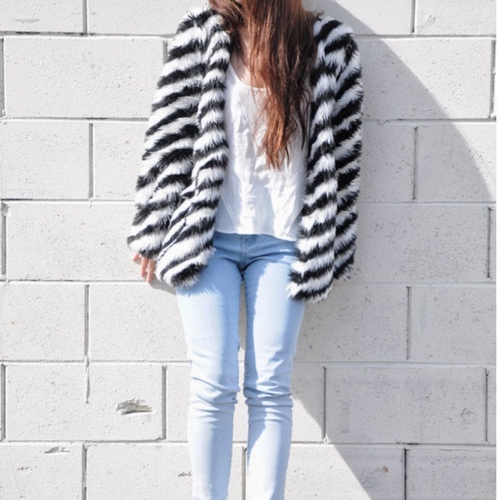NWTS nasty gal wild striped fur jacket s/m - Picture 2 of 8